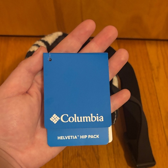 Columbia Monochrome Fleece Helvetia Belt Bag Hip Pack NWT - Picture 9 of 9